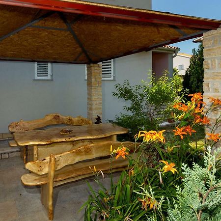 Apartment Erceg Πόρετς Εξωτερικό φωτογραφία